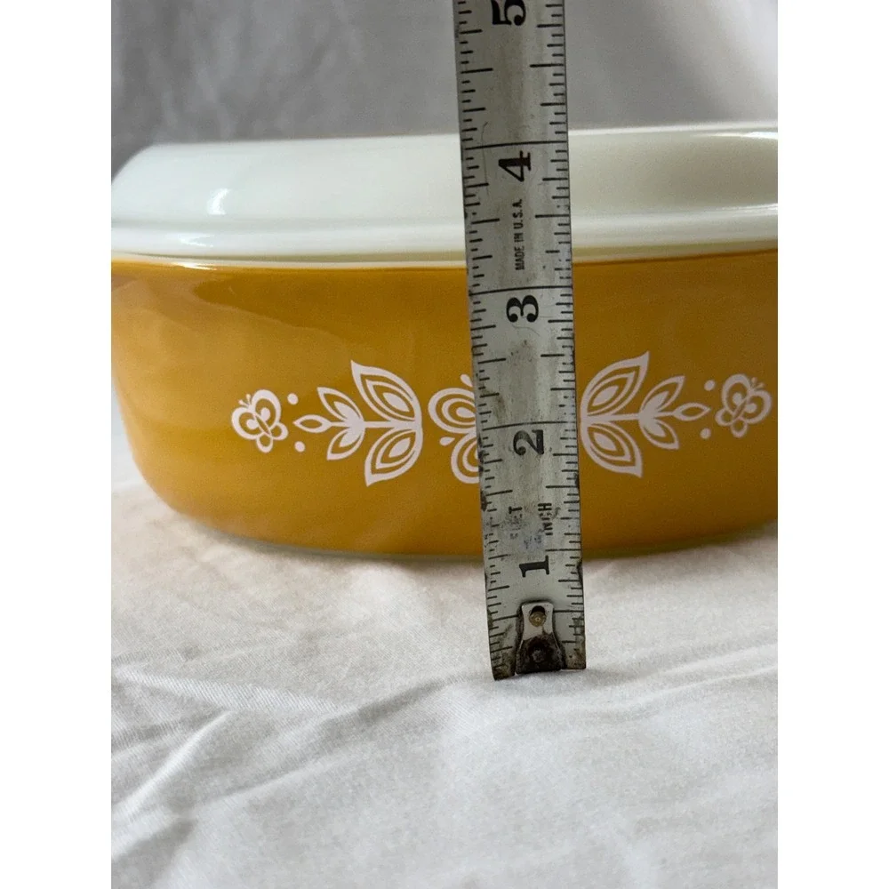 Pyrex Butterfly Gold 043 Oval Casserole Dish with Lid 1.5 QT Yellow Vintage MCM